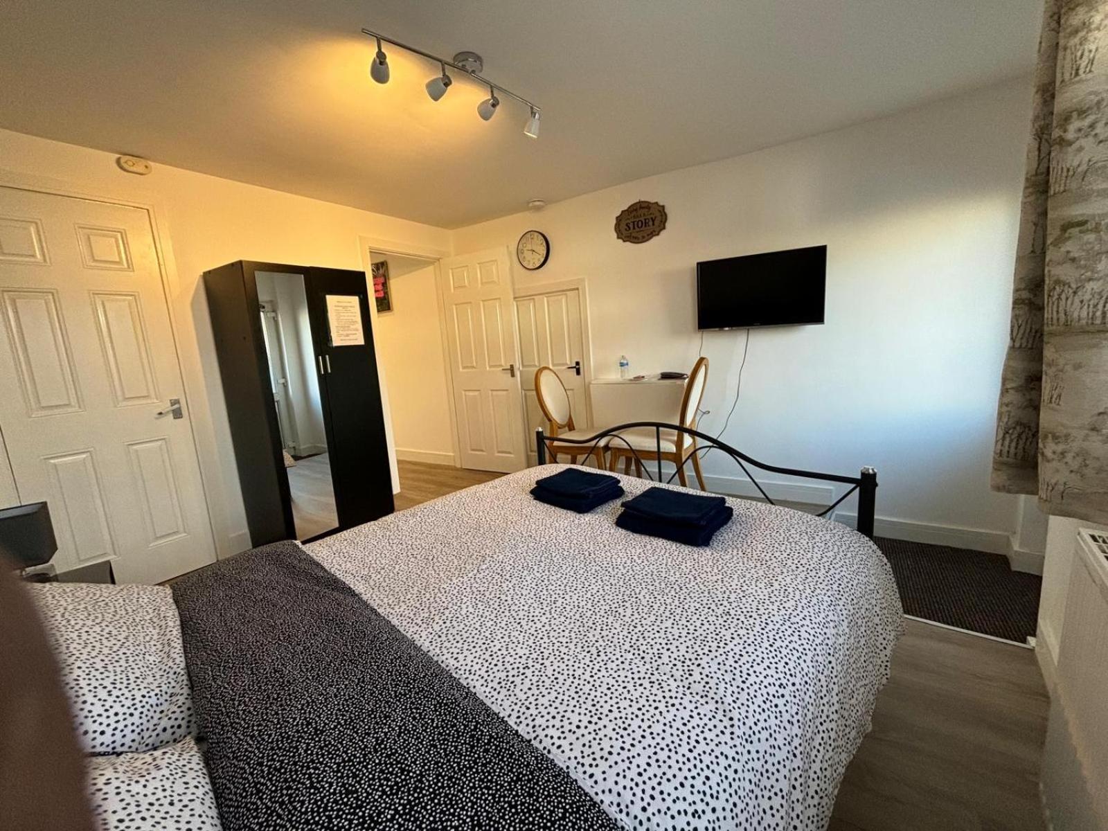 Modern & Cozy Gem - 10Min To City Center - Parking York Exterior photo
